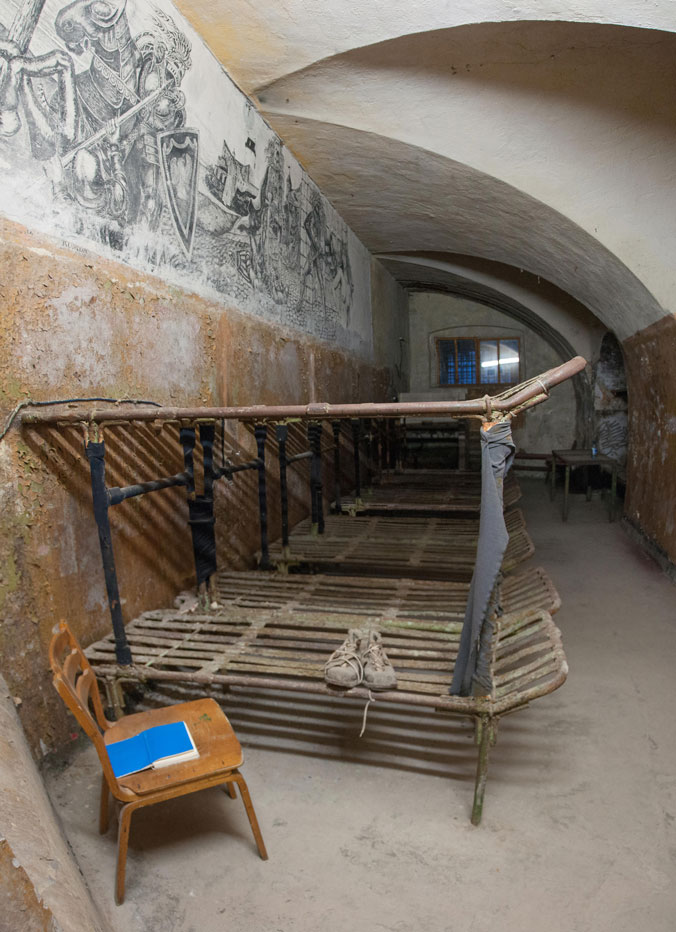 Patarei-Merekindlus---Estonia-Tallinn-prison-abandoned-bunk-beds-cell