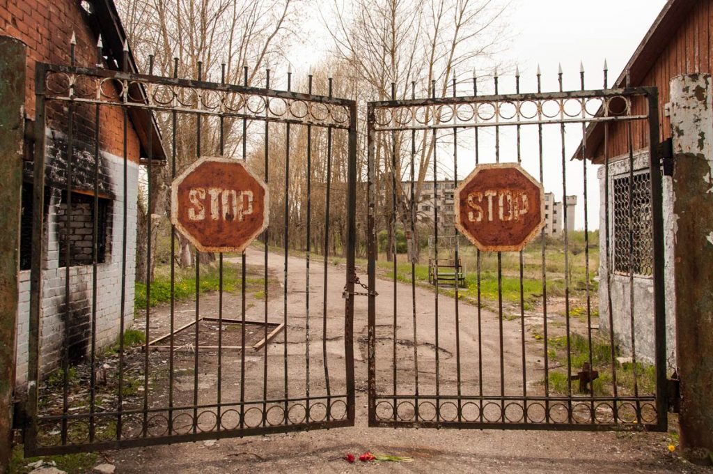 latvia-skrunda-1-abandoned-soviet-secret-town-gate-entrance
