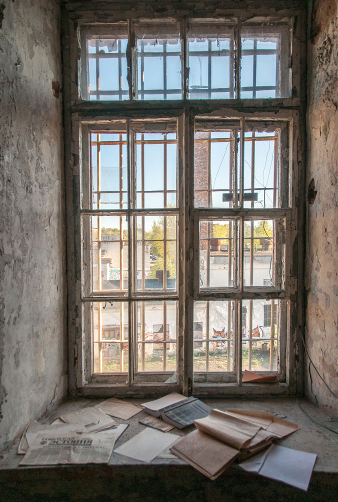 tallin-prison-window-books-freedom